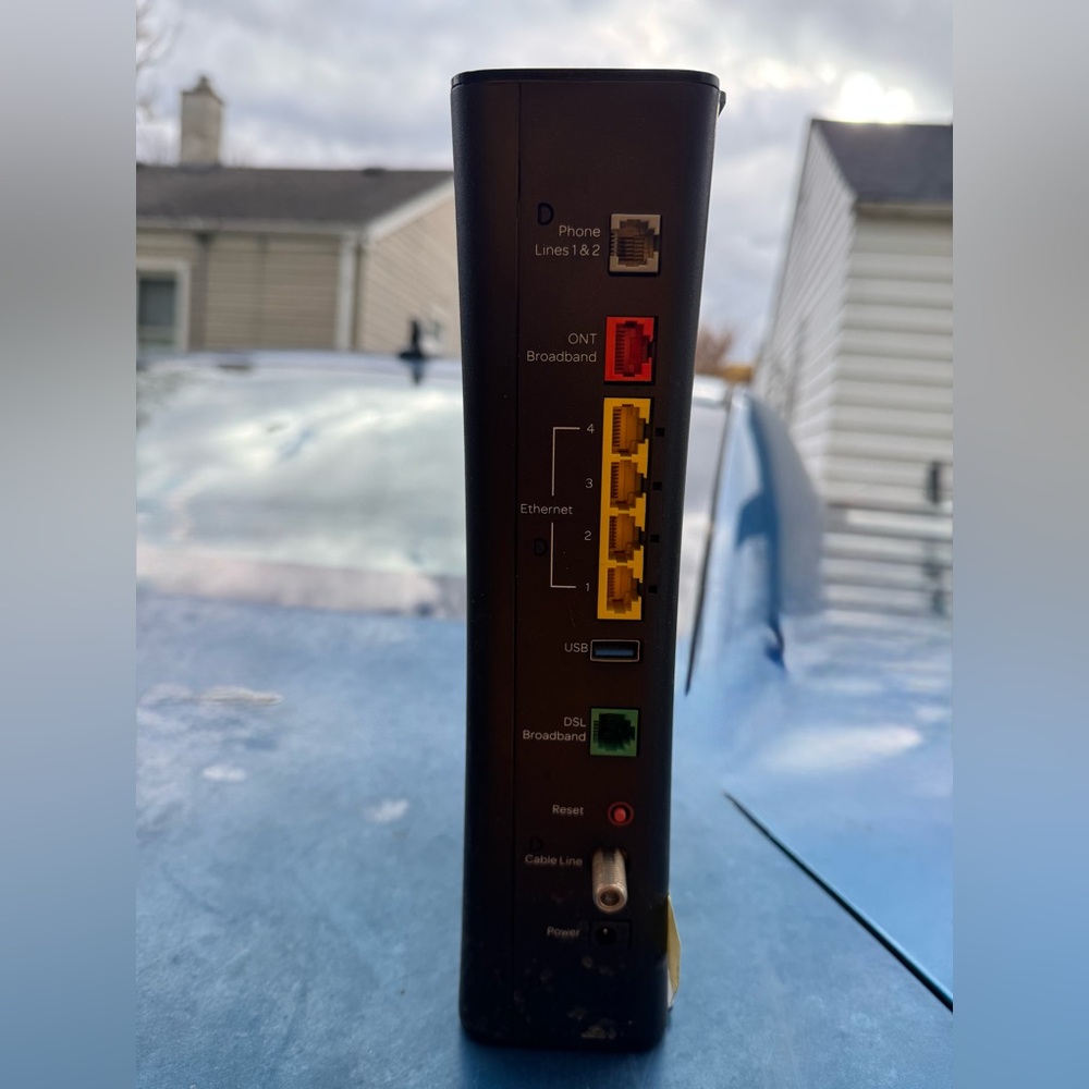 ATT U-Verse Wireless Internet Modem/Router - Picture 4 of 4